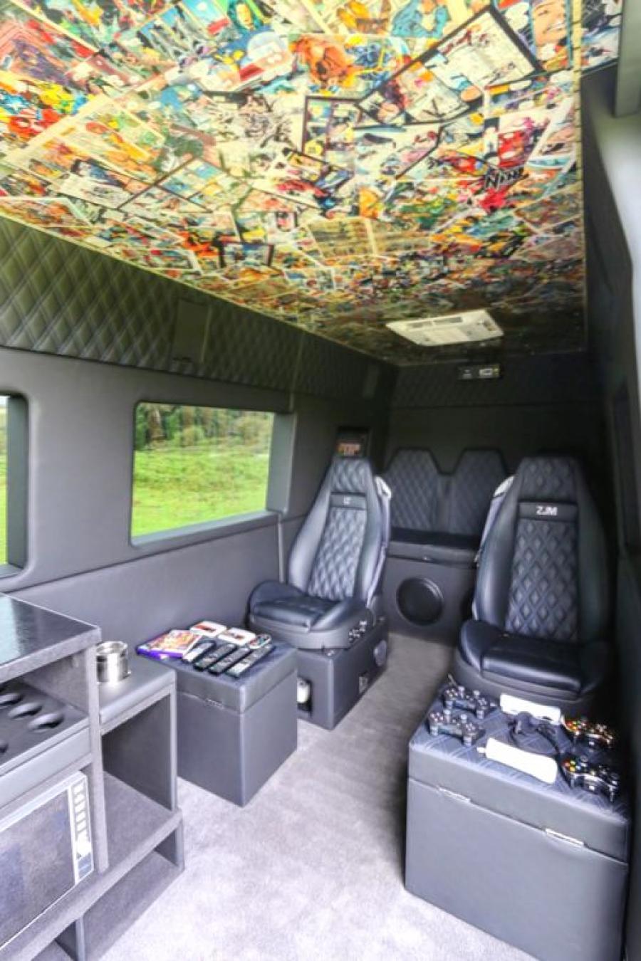 Интерьер Volkswagen Crafter The Mystery Machine 2012 года  (фото 10 из 19)